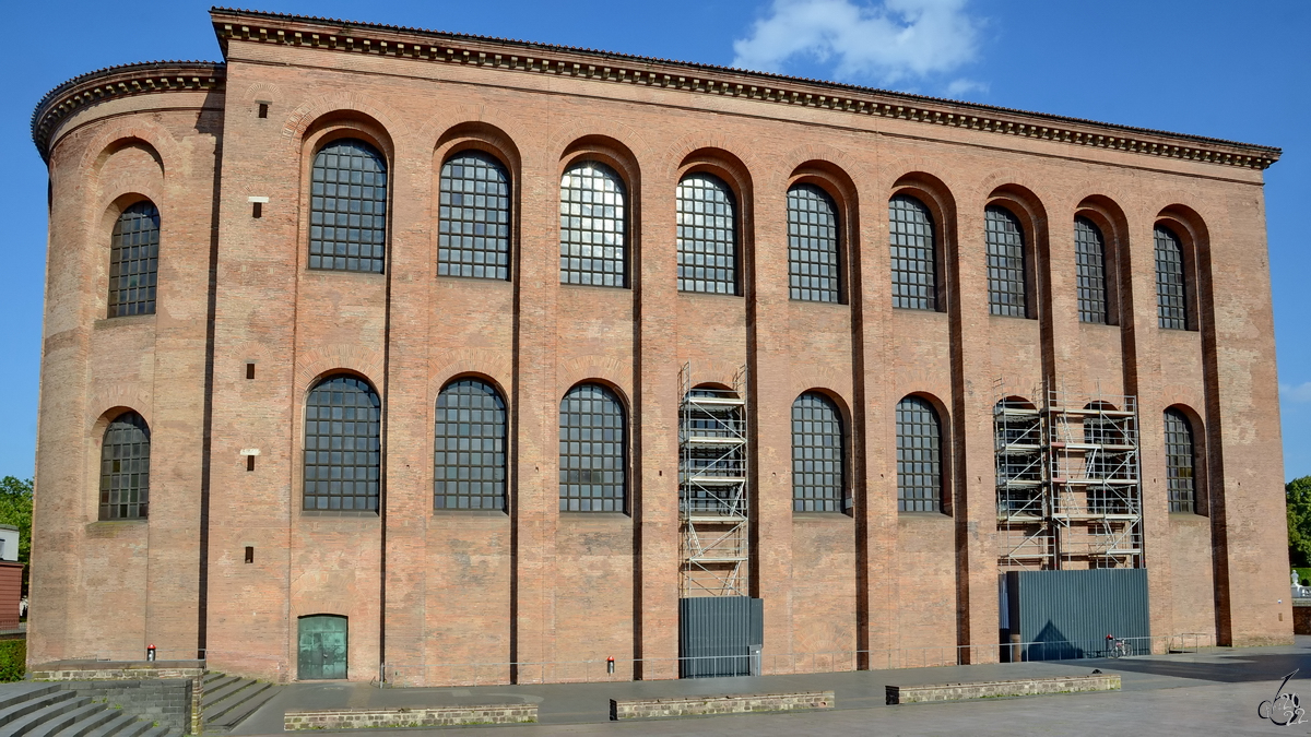 Die Konstantinbasilika in Trier wurde im 4. Jahrhundert als Audienzhalle der rmischen Kaiser erbaut und gilt als das lteste als Kirche genutzte Gebude Deutschlands. (Juli 2013)