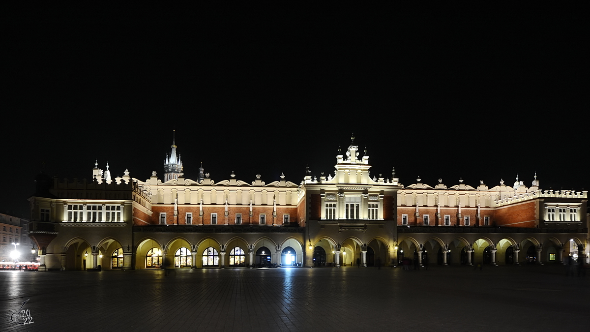 Die Krakauer Tuchhallen in der Mitte des Hauptmarktes in Krakau sind bedeutendste Beispiele der Renaissance-Architektur in Mitteleuropa. (Mrz 2014)