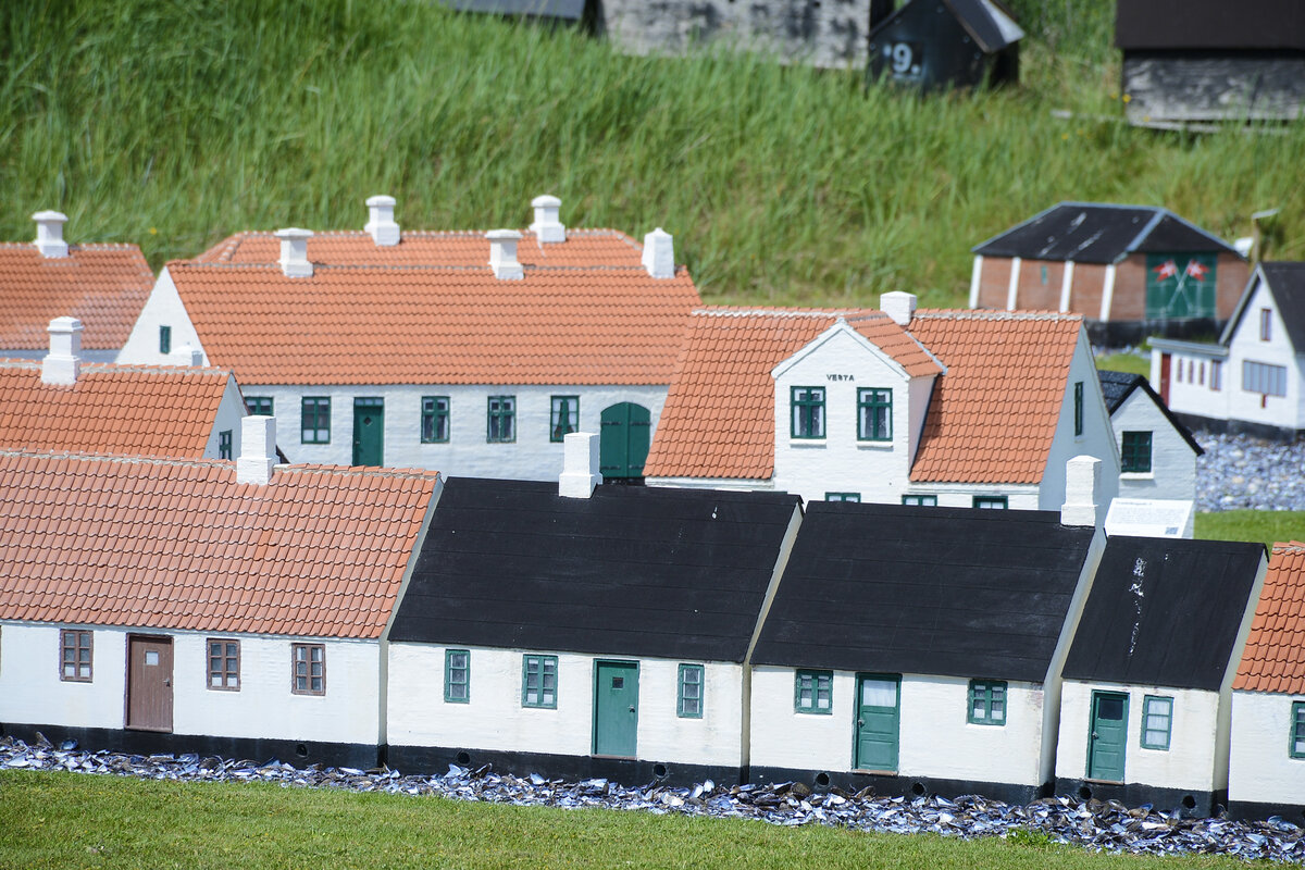 Die �L�kken Miniby� ist eine detailgetreue Miniaturstadt, L�kken um das Jahr 1900 im Ma�stab 1:10 darstellt. Aufnahme: 11. Juni 2026.