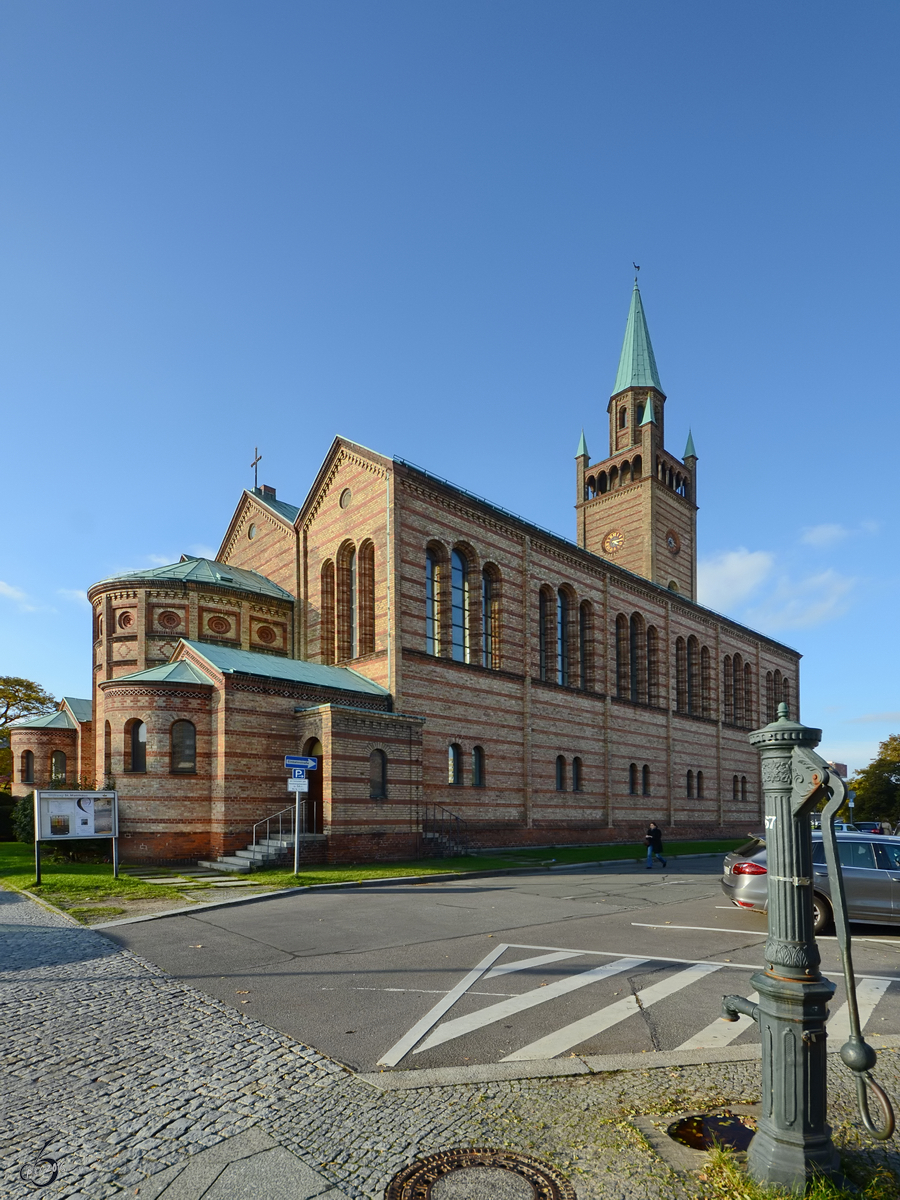Die im Mai 1846 eingeweihte evangelische St.-Matthus-Kirche in Berliner Stadtteil Tiergarten. (Oktober 2013)