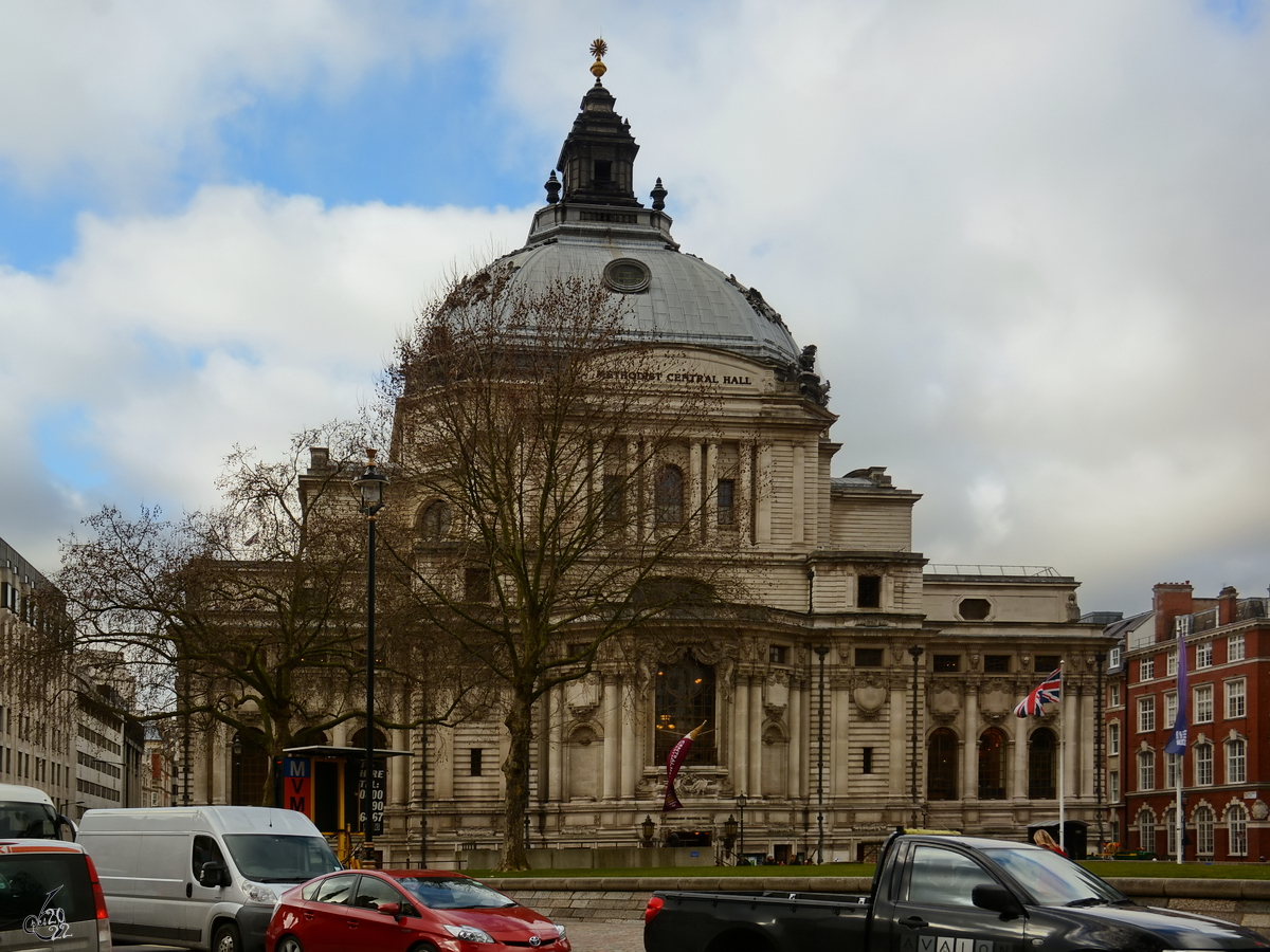 Die Methodist Central Hall Westminster wurde 1912 anlsslich des einhundertsten Todestages des englischen Erweckungspredigers John Wesleys errichtet. (London, Februar 2015)