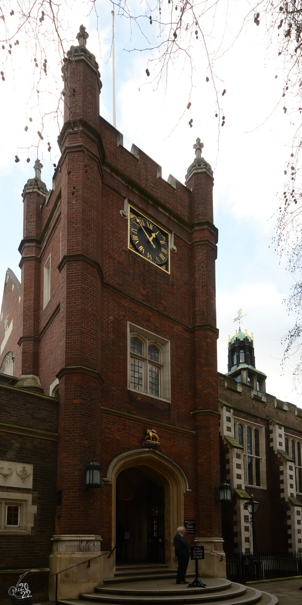 Die Middle Temple Hall wurde zwischen 1562 und 1573 erbaut, berlebte den groen Brand von London im Jahr 1666, wurde jedoch durch Bombenangriffe im Zweiten Weltkrieg beschdigt. (Februar 2015)