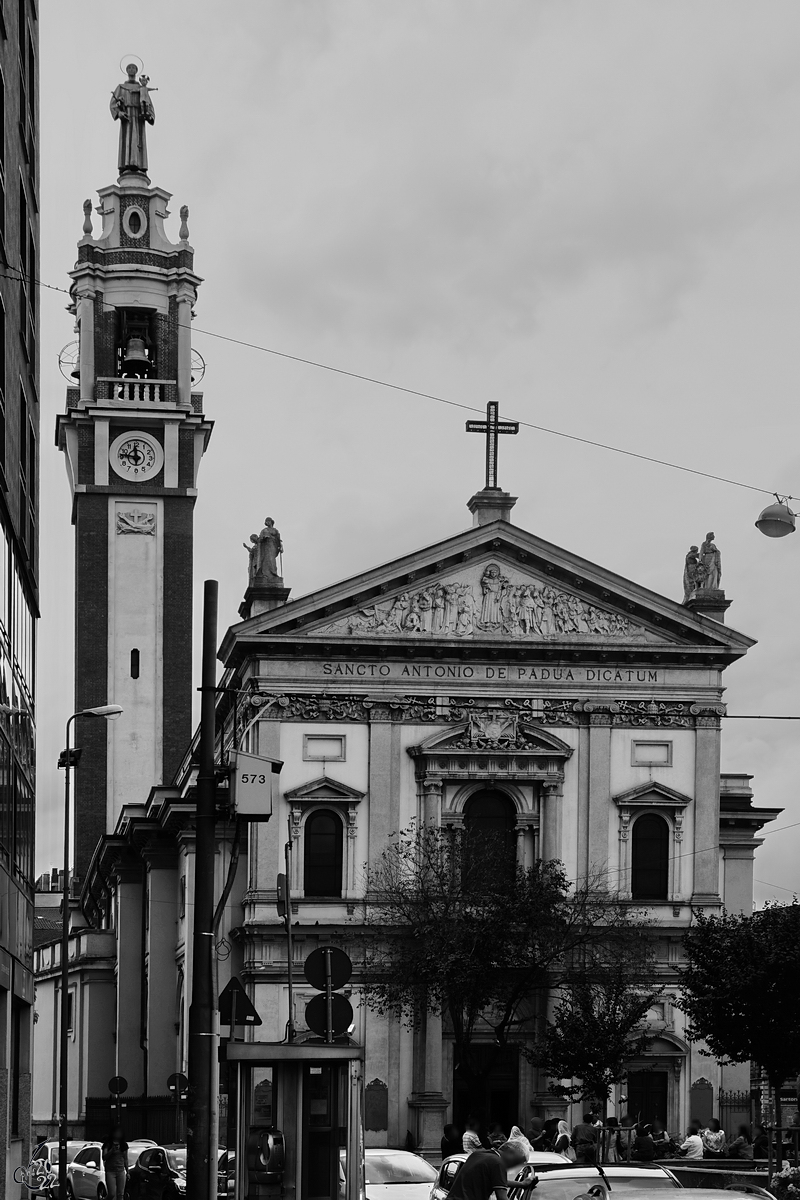 Die neobarocke Basilika St. Antonius von Padua (Basilica Santuario Sant'Antonio di Padova) wurde von 1902 bis 1904 erbaut. (Mailand, Juni 2014)
