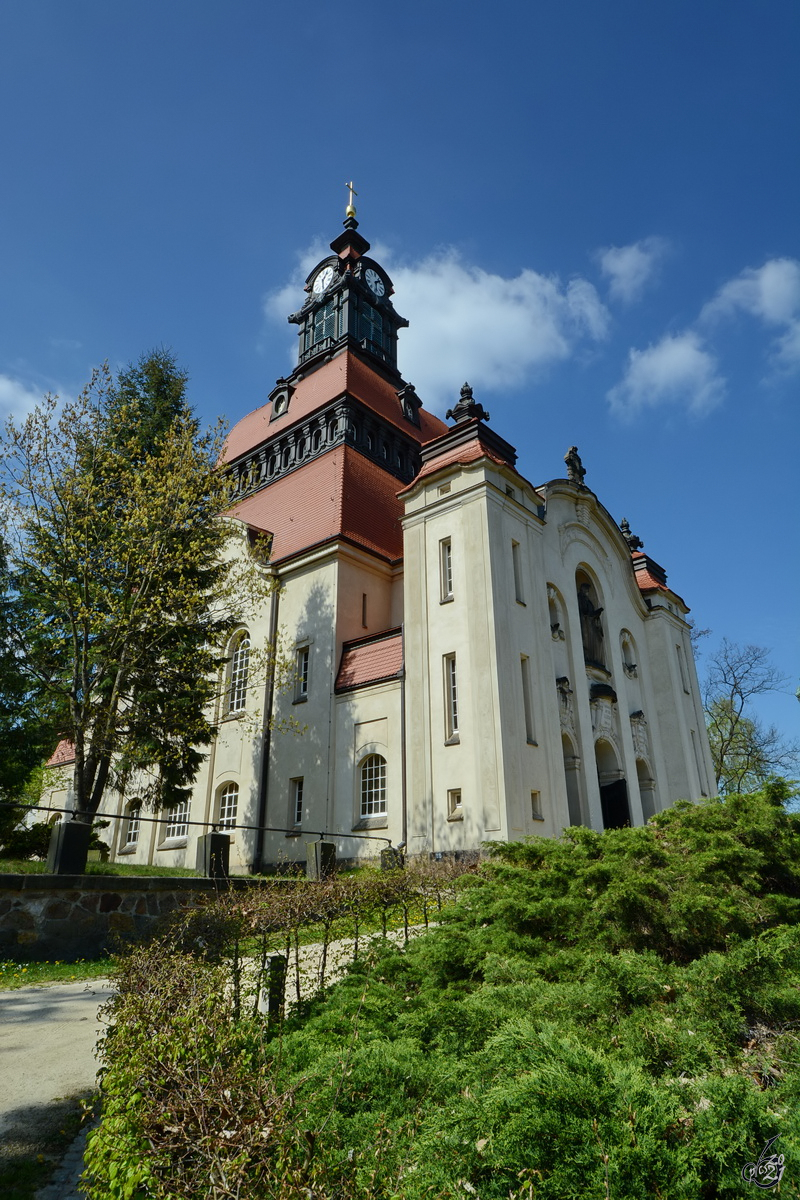 Die neobarocke Moritzburger Kirche wurde ab 1992 einer umfassenden Sanierung und Restaurierung unterzogen. (April 2014)
