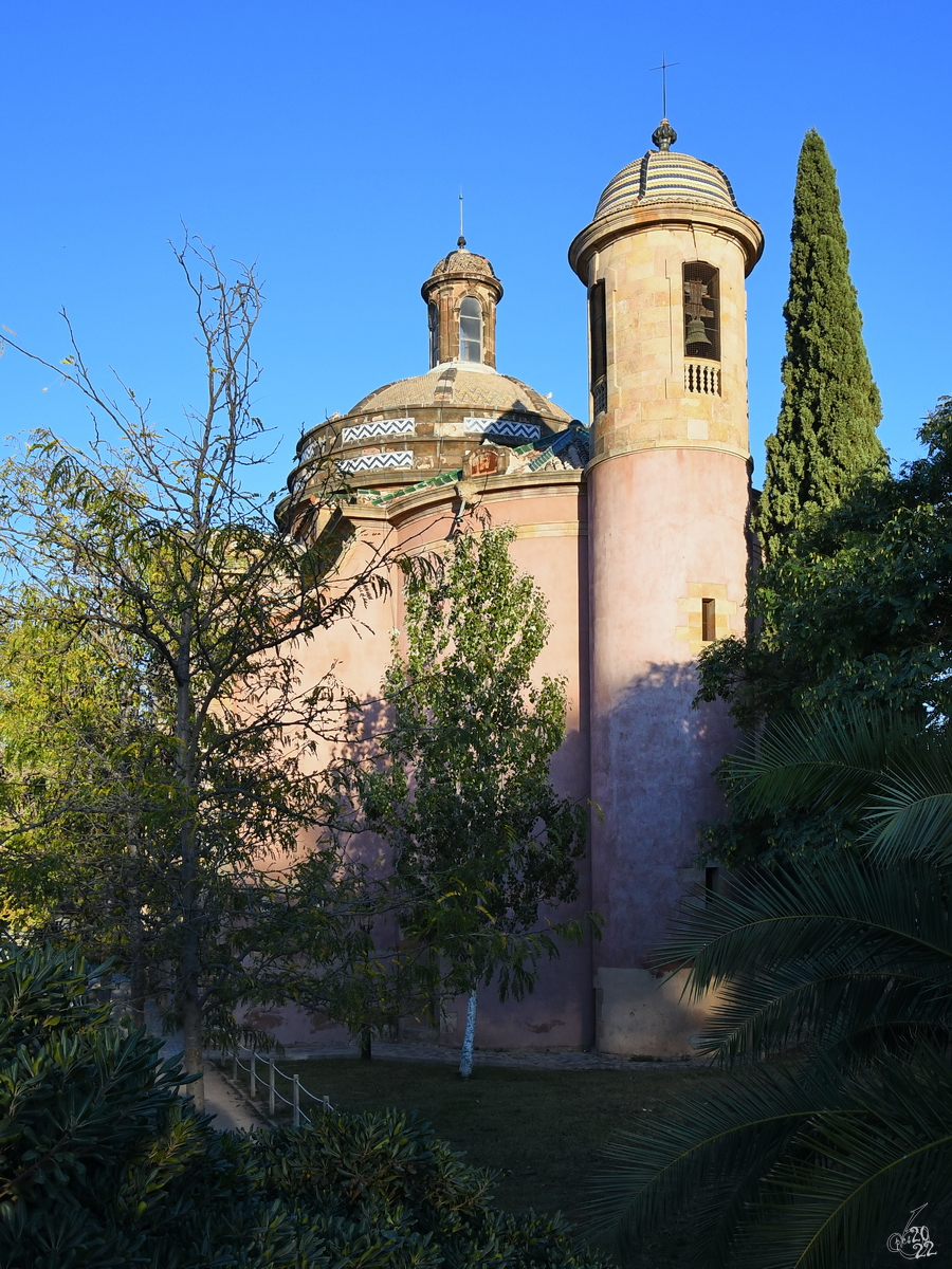 Die neoklassizistische Pfarrkirche Castrense im Ciutadella Park (Parròquia Castrense del Parc de la Ciutadella) wurde zwischen 1717 und 1728  erbaut. (Barcelona, November 2022)
