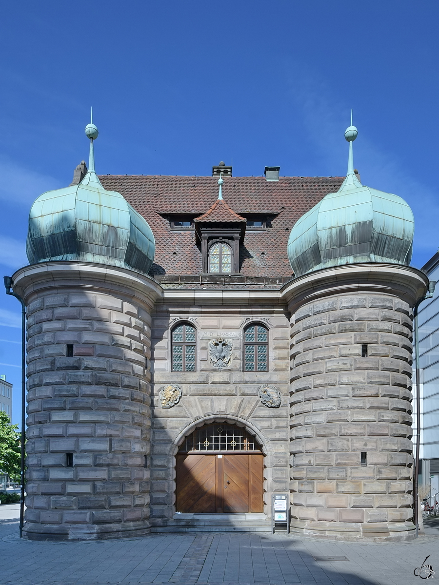 Die Ostfassade des ursprnglich 1588 erbauten Zeugmeisterhauses in Nrnberg. (Mai 2017)