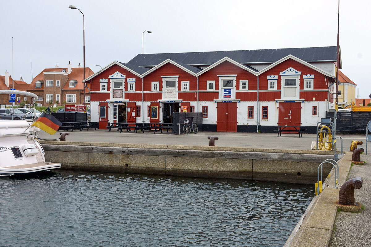 Die Packh�user im Hafen von Skagen gestaltete Thorvald Bindesb�ll 1907 nach dem Vorbild der Deutschen Br�cke in Bergen in Norwegen. Aufnahme: 12. Juni 2026.