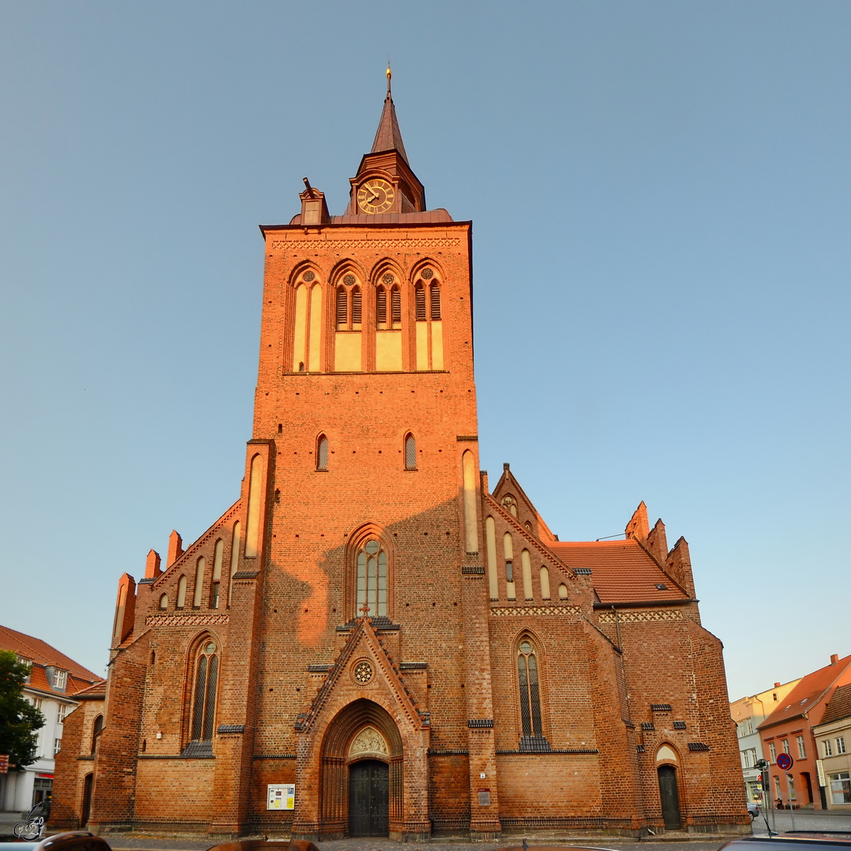 Die Pfarrkirche St. Marien befindet sich im Zentrum von Gstrow. (August 2013)