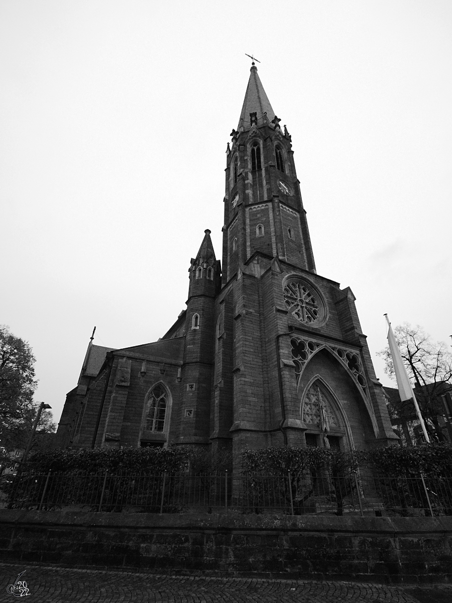 Die Pfarrkirche St. Marien in Neustadt an der Weinstrae wurde in den Jahren von 1860 bis 1862 erbaut. (Dezember 2014)