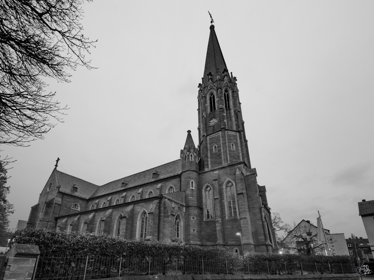 Die Pfarrkirche St. Marien in Neustadt an der Weinstrae wurde in den Jahren von 1860 bis 1862 erbaut. (Dezember 2014)