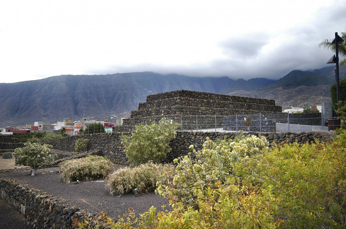 Die Pyramiden in Gmar. Aufnahme: Oktober 2008.