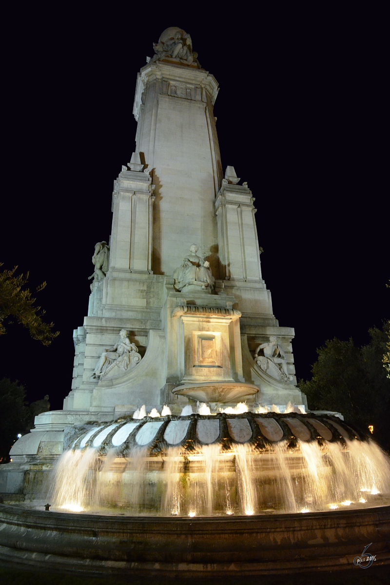 Die Rückseite des Miguel de Cervantes Saavedra gewidmeten Denkmales auf dem Plaza de España in Madrid. (September 2011)