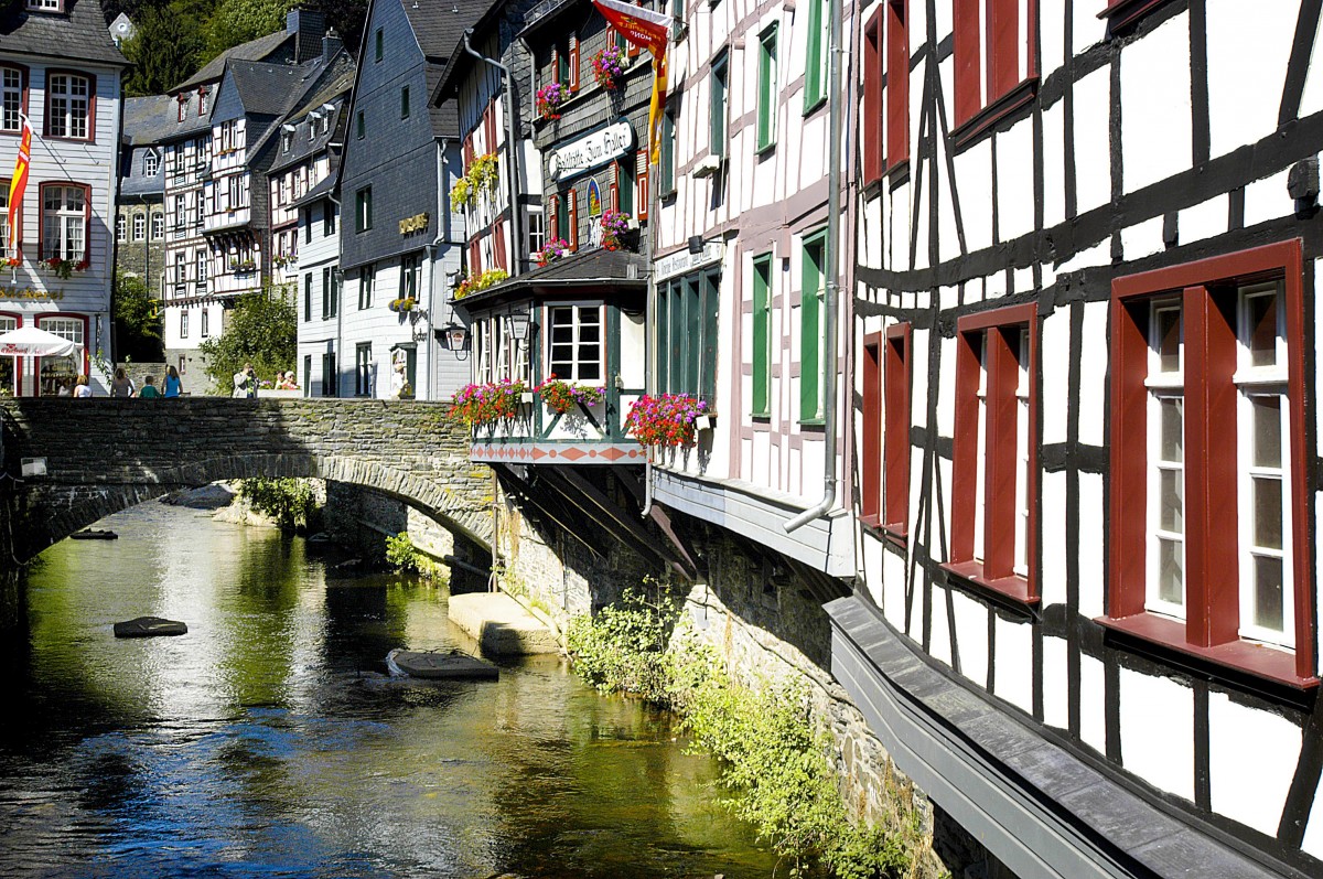 Die Ruf und Fachwerkhuser in Monschau. Aufnahme: Juli 2007.