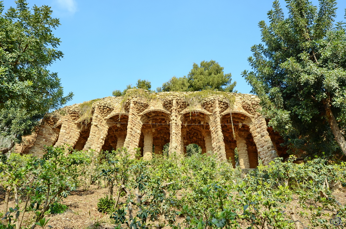 Die Sulengnge im Parks Gell. (Barcelona, Februar 2012)