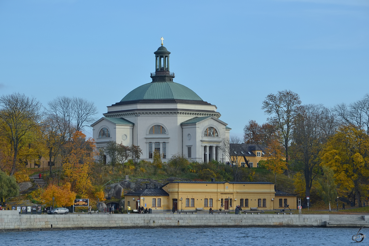 Die Skeppsholmskirche auf der Insel Skeppsholmen wurde zu einem Konzertsaal umfunktioniert. (Stockholm, Oktober 2011)