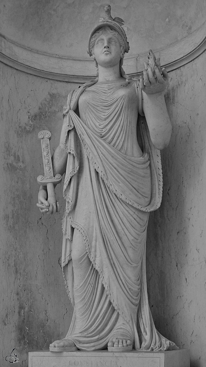 Die Skulptur  Conciencia  im Innenhof des Nationalpalastes von Ajuda (Palcio Nacional da Ajuda) in Lissabon.