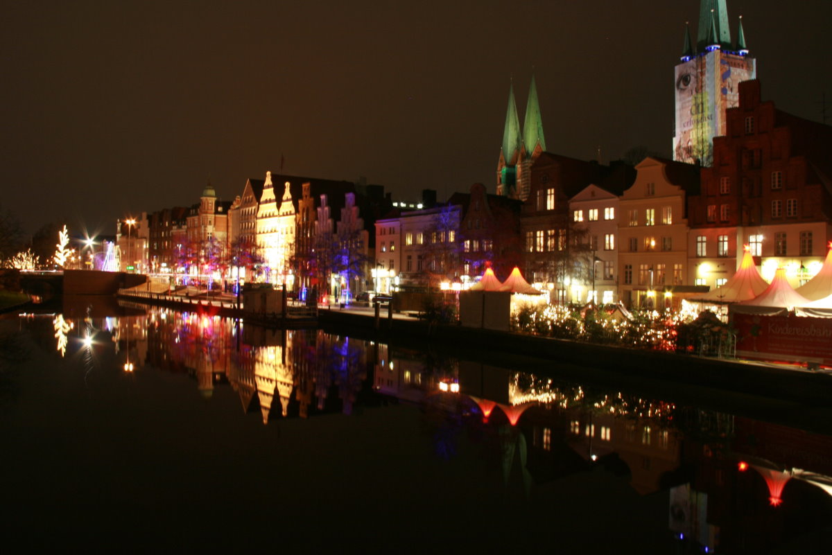 Die  Skyline  von Lbeck zur Weihnachtszeit; 29.12.2014