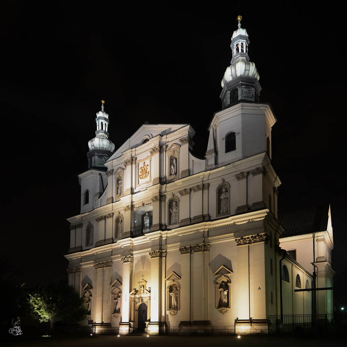 Die St.-Bernhardin-Kirche wurde Mitte des 15. Jahrhunderts im gotischen Stil erbaut und wurde in den Jahren 1645 bis 1647 barockisiert. (Krakau, Mrz 2014)
