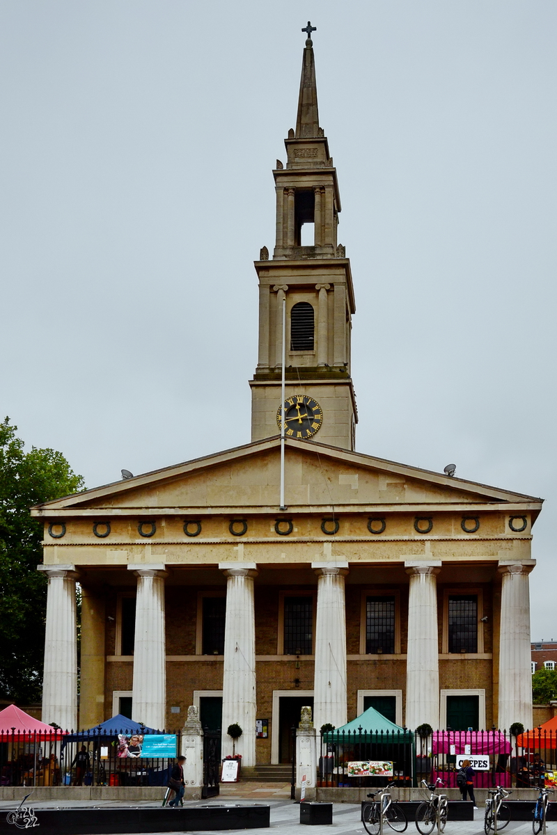 Die St. John's Kirche im Londoner Stadtteil Waterloo wurde von 1822 bis 1824 erbaut. (September 2013)