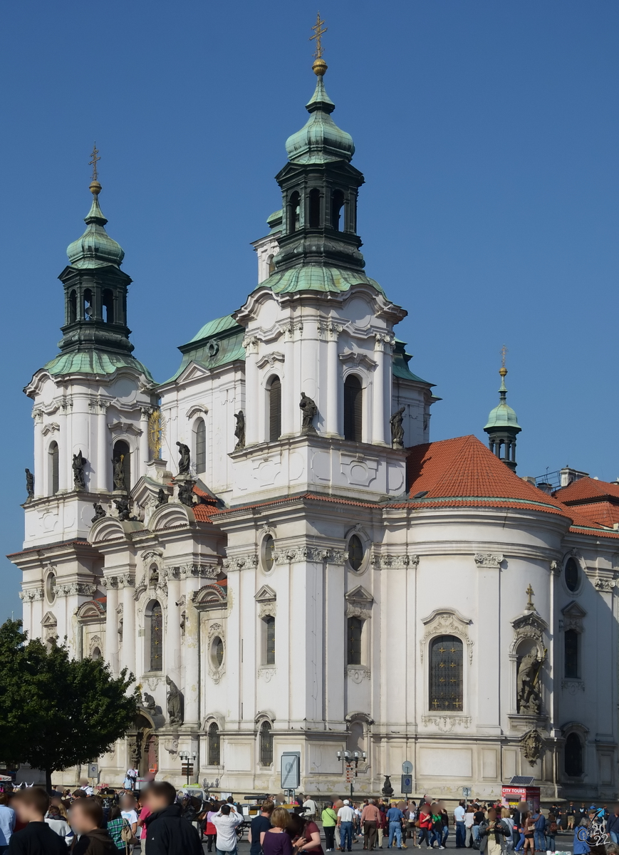 Die St. Nikolaus Kirche in der Prager Altstadt stammt aus dem 12. Jahrhundert. (September 2012) 
