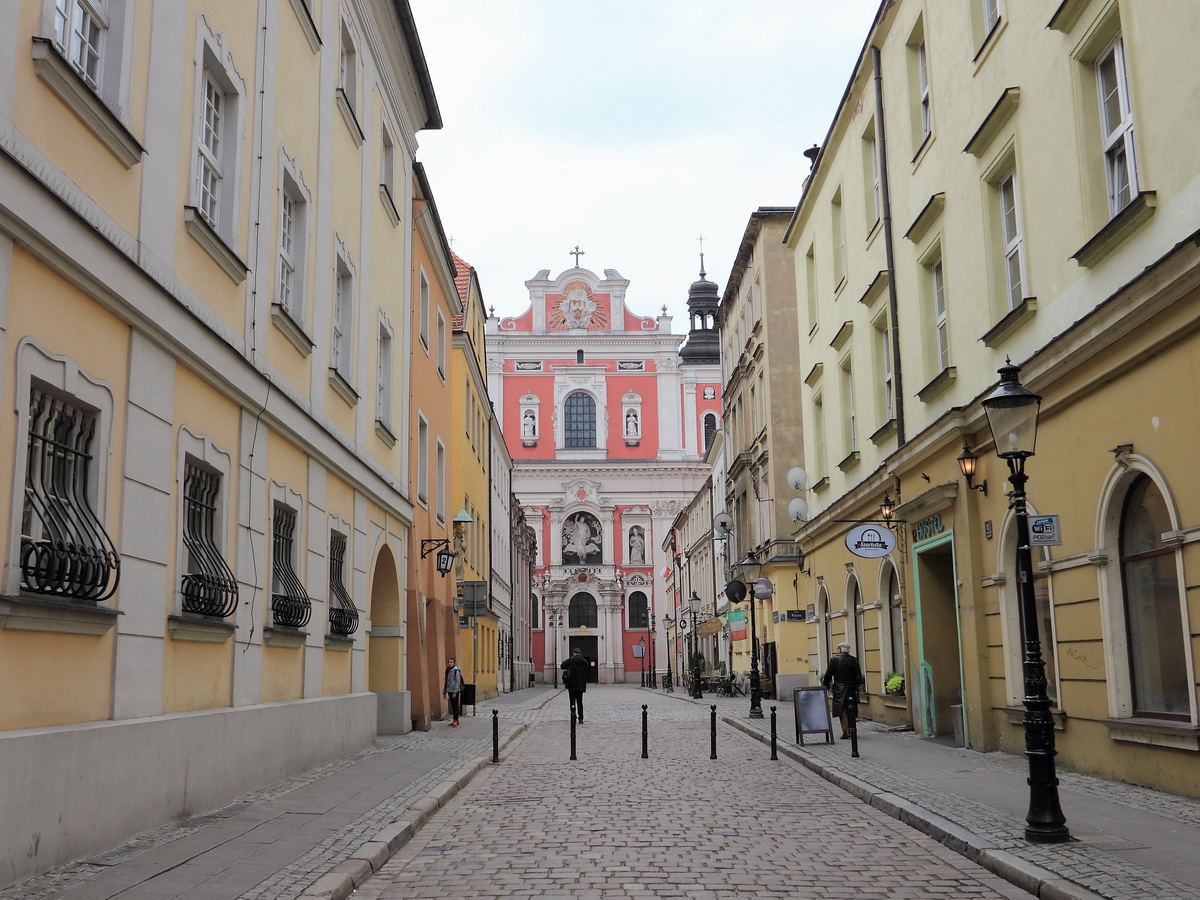 Die St. Stanislaus Pfarrkirche in Poznań, (Posen)  am 28. April 2017.