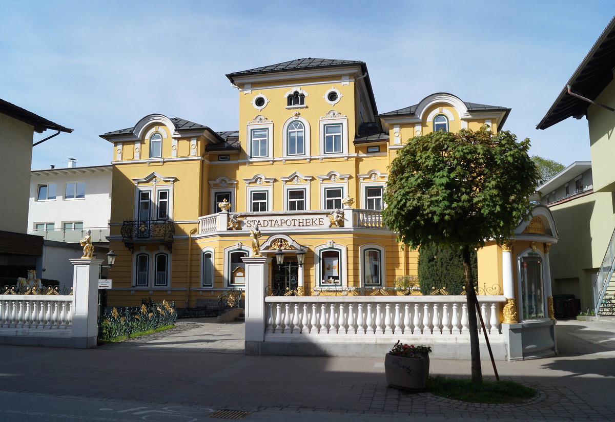 Die Stadtapotheke in Wrgl, ein aus dem Jahr 1905 stammender Villenbau, 22.04.2019.