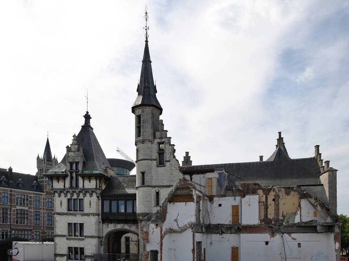 Die Stadtburg  Het Steen  Ende Juli 2018 in Antwerpen.