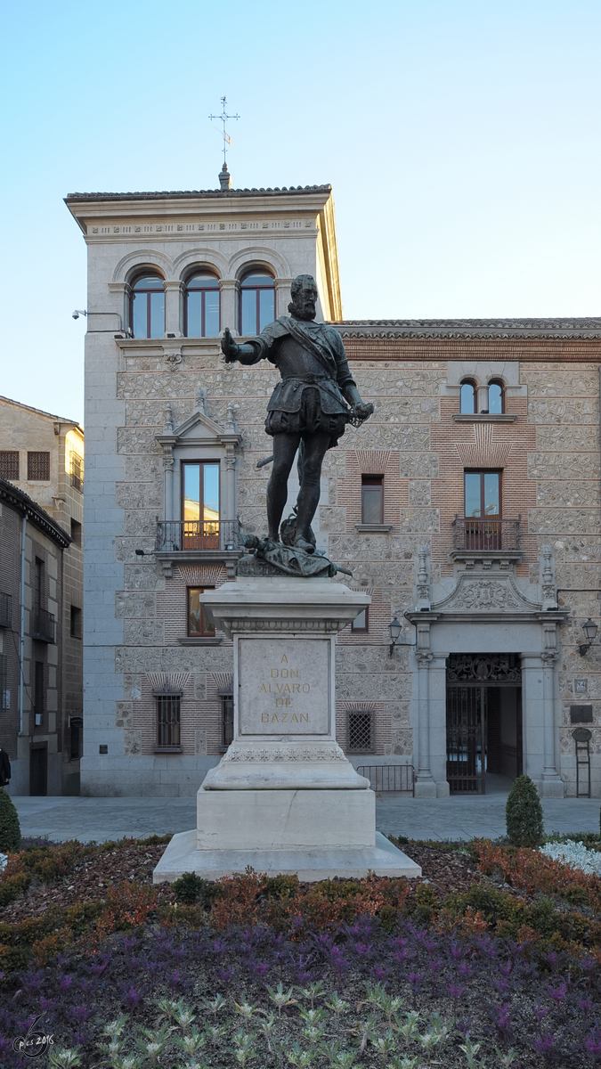 Die Statue von Don Alvaro de Bazan auf dem Plaza de la Villa in Madrid. (Dezember 2010)