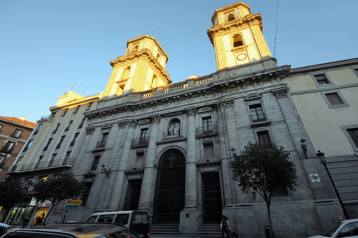 Die Stiftskirche Colegiata de San Isidro wurde bis zur Fertigstellung der Almudena-Kathedrale als Hauptkirche genutzt. (Madrid, Dezember 2010)