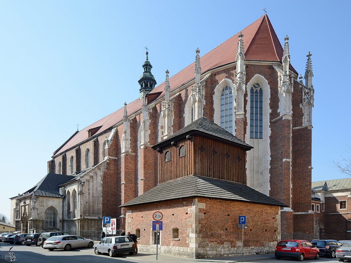 Die im Stil der Backsteingotik erbaute Augustinerkirche in Krakau stammt aus dem 14. Jahrhundert. (Mrz 2014) 