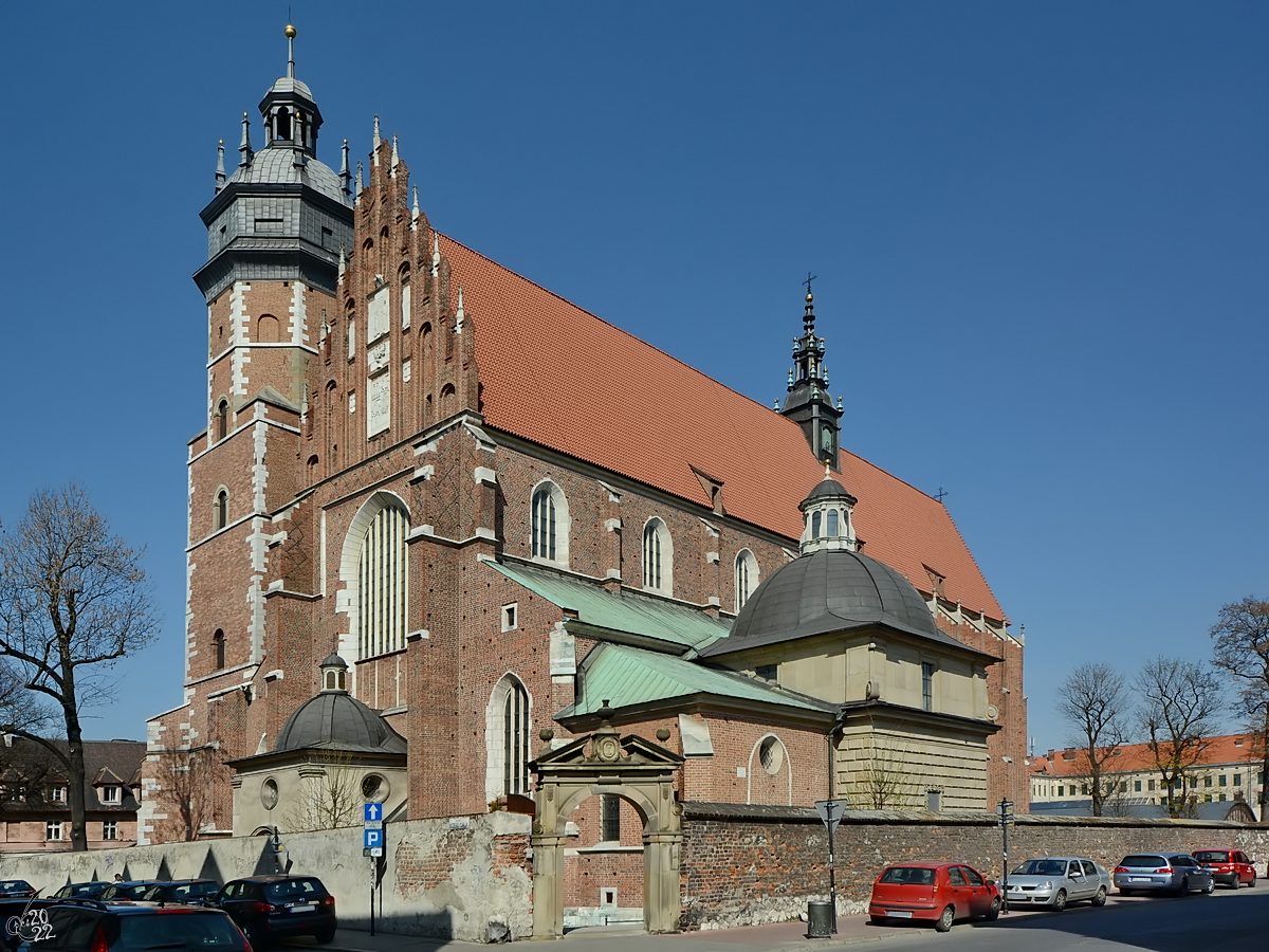 Die im Stil der Backsteingotik erbaute Augustinerkirche in Krakau stammt aus dem 14. Jahrhundert. (Mrz 2014