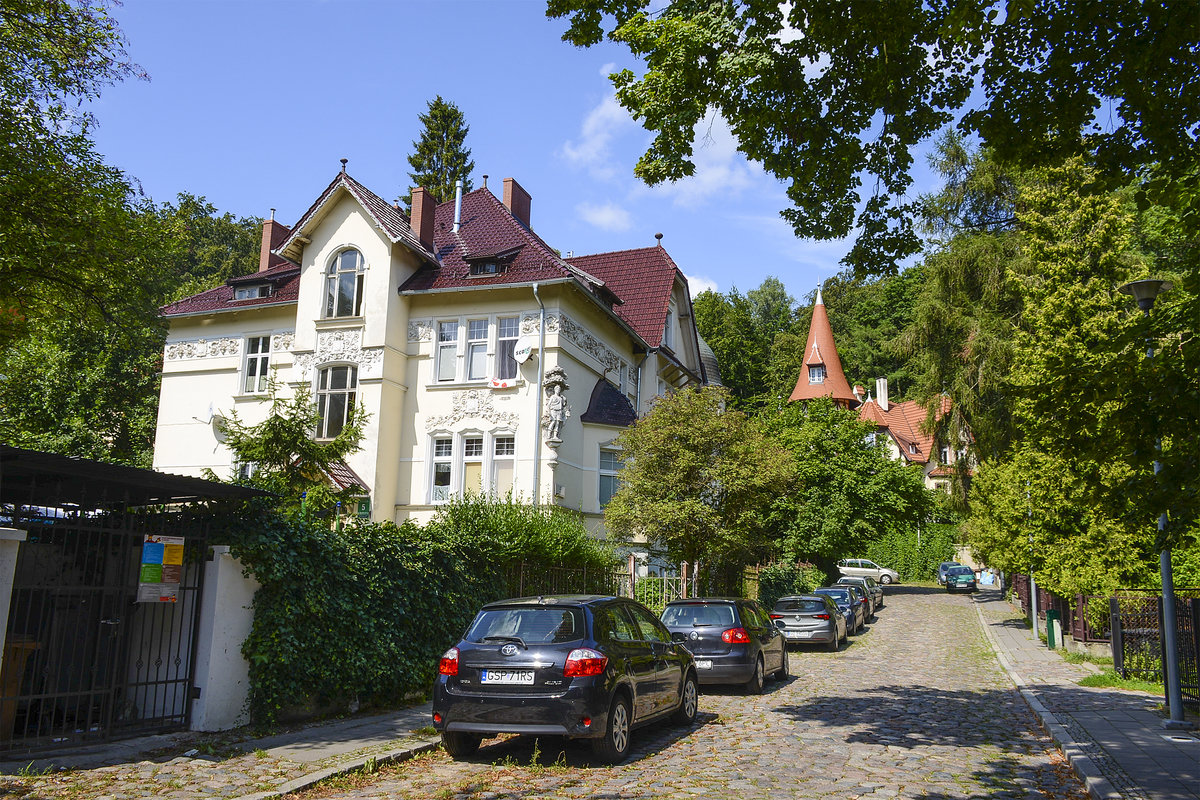 Die Strae Stanislaw Pawlowskiego im Danziger Ortsteil Langfhur (Wrzeszcz). Aufnahme: 14. August 2019.