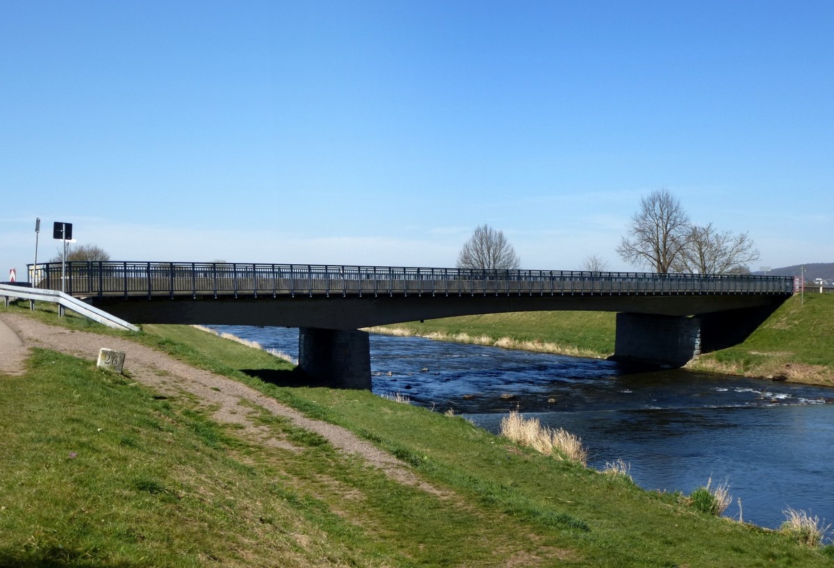 die Straenbrcke (L110) ber die Elz verbindet Denzlingen mit Sexau, Mrz 2014