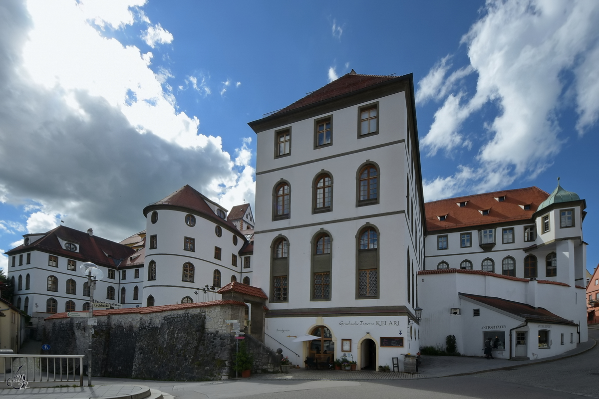 Die sdliche Auenfassade des ehemaligen Benediktinerklosters St. Mang in Fssen. (Juli 2017)