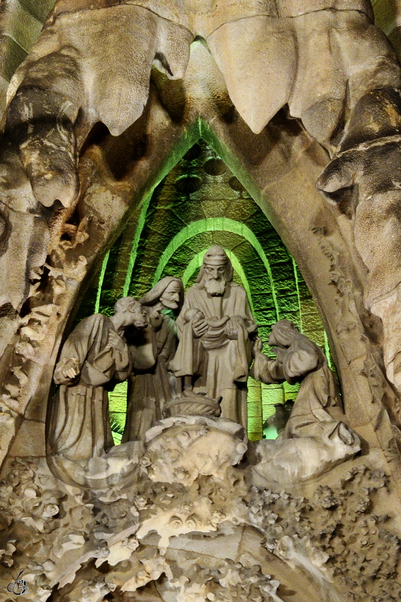 Die Szene der Geburt Christi wurde in die Geburtsfassade der Sagrada Famlia integriert. (Barcelona, Februar 2012)