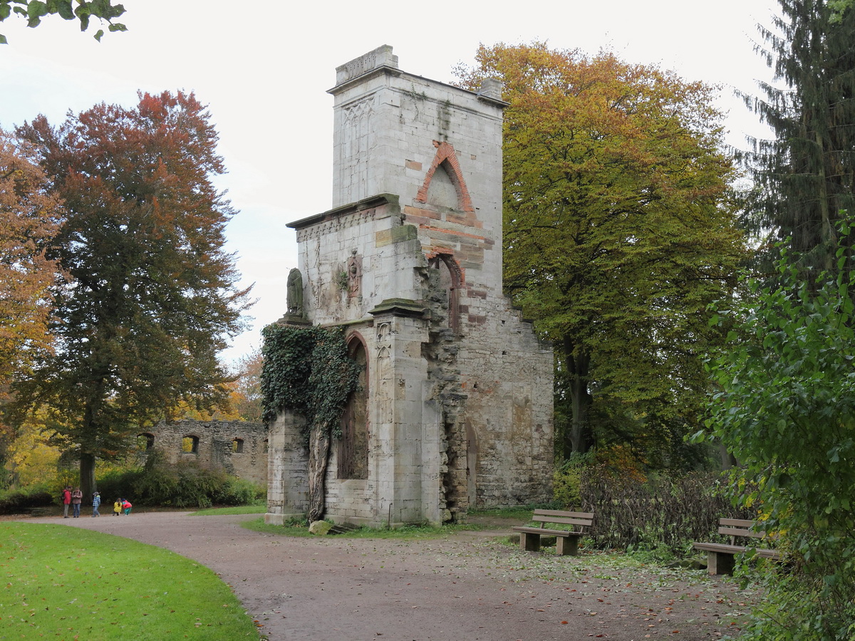 Die Tempelherrenhaus-Ruine in Weimar im Jahre 2015 am 24. Oktober.