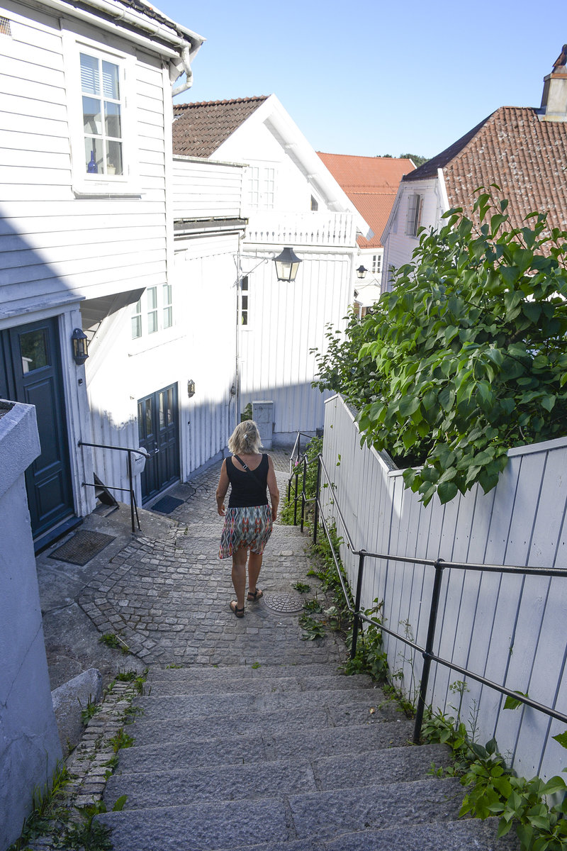 Die Treppe zum Aussichtspunkt Uranienborg in der Kleinstadt Mandal - Norwegen. Aufnahme: 1. Juli 2018.