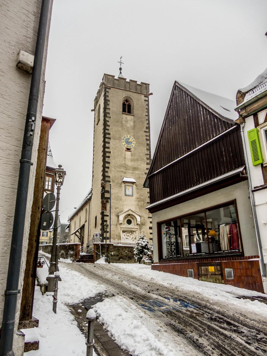 Die Turm der St. Johann Kirche in Kronberg. Aufnahmedatum: 21.01.2013