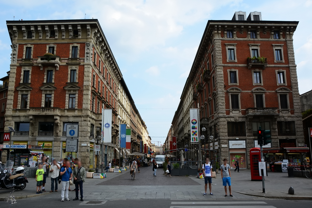 Die Via Dante ist eine Fugngerzone im Zentrum von Mailand. (Juni 2014)