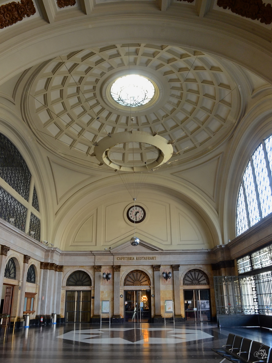 Die Vorhalle der Estaci De Franca, einem im Jahr 1848 erffneten Bahnhof in Barcelona. (Februar 2013)