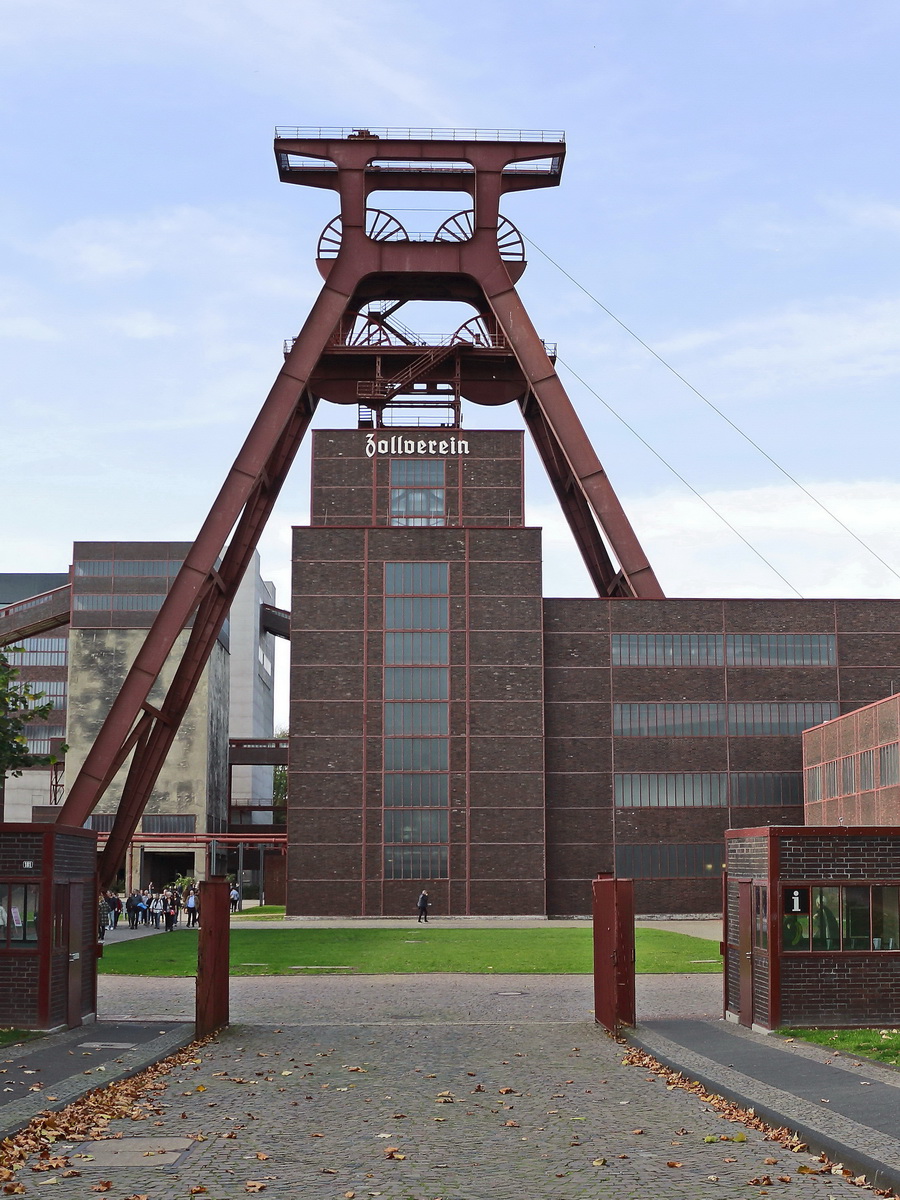 Die Zeche Zollverein war das bis 1986 aktives Steinkohlebergwerk in Essen. Heute ist sie ein Architektur- und Industriedenkmal. Besucht am 26. Oktober 2019.