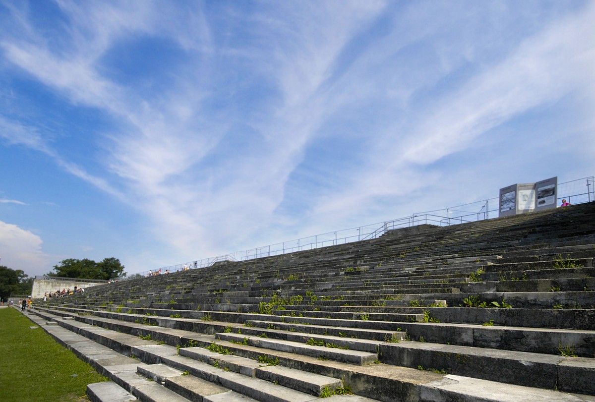 Die Zeppelintribne in Nrnberg. Aufnahme: Juli 2008.