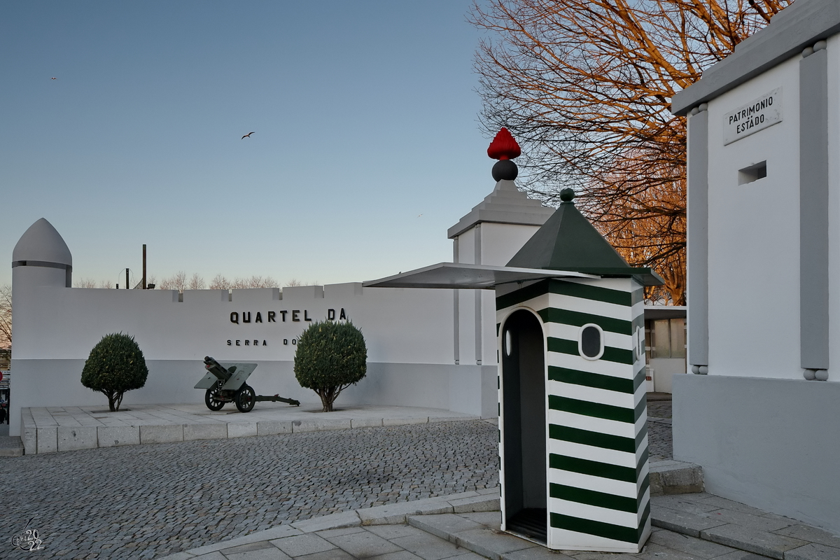 Die Zufahrt zur Serra do Pilar-Kaserne (Quartel da Serra do Pilar) in der Innenstadt von Porto. (Januar 2017)