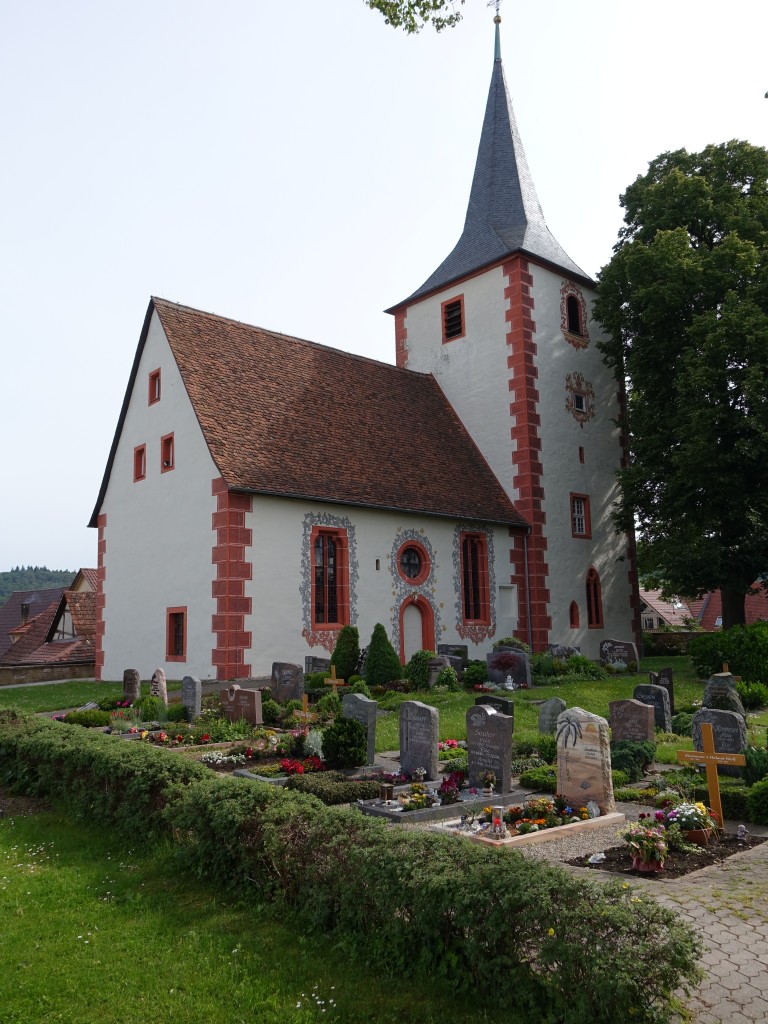 Diefenbach, Ev. Hl. Kreuz Kirche, erbaut im 11. Jahrhundert, Chor 14. Jahrhundert, Kirchturm erbaut von 1717 bis 1718 (31.05.2015)