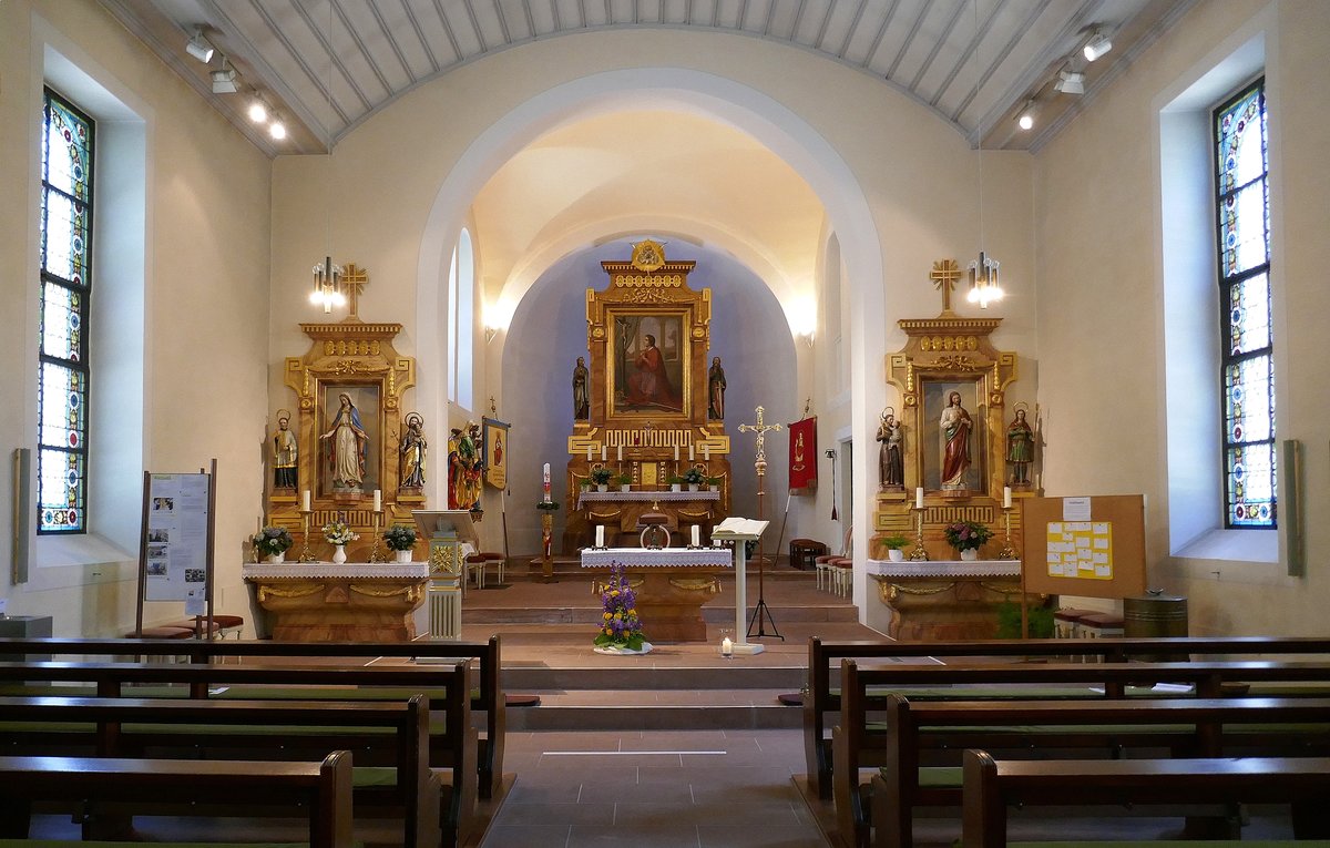 Diersburg, Blick zum Altar in der katholischen Kirche, Juni 2020