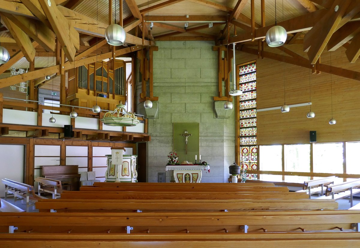Diersburg, Blick zur Kanzel, zum Altar und zu der Orgel in der evangelischen Kirche, Juni 2020