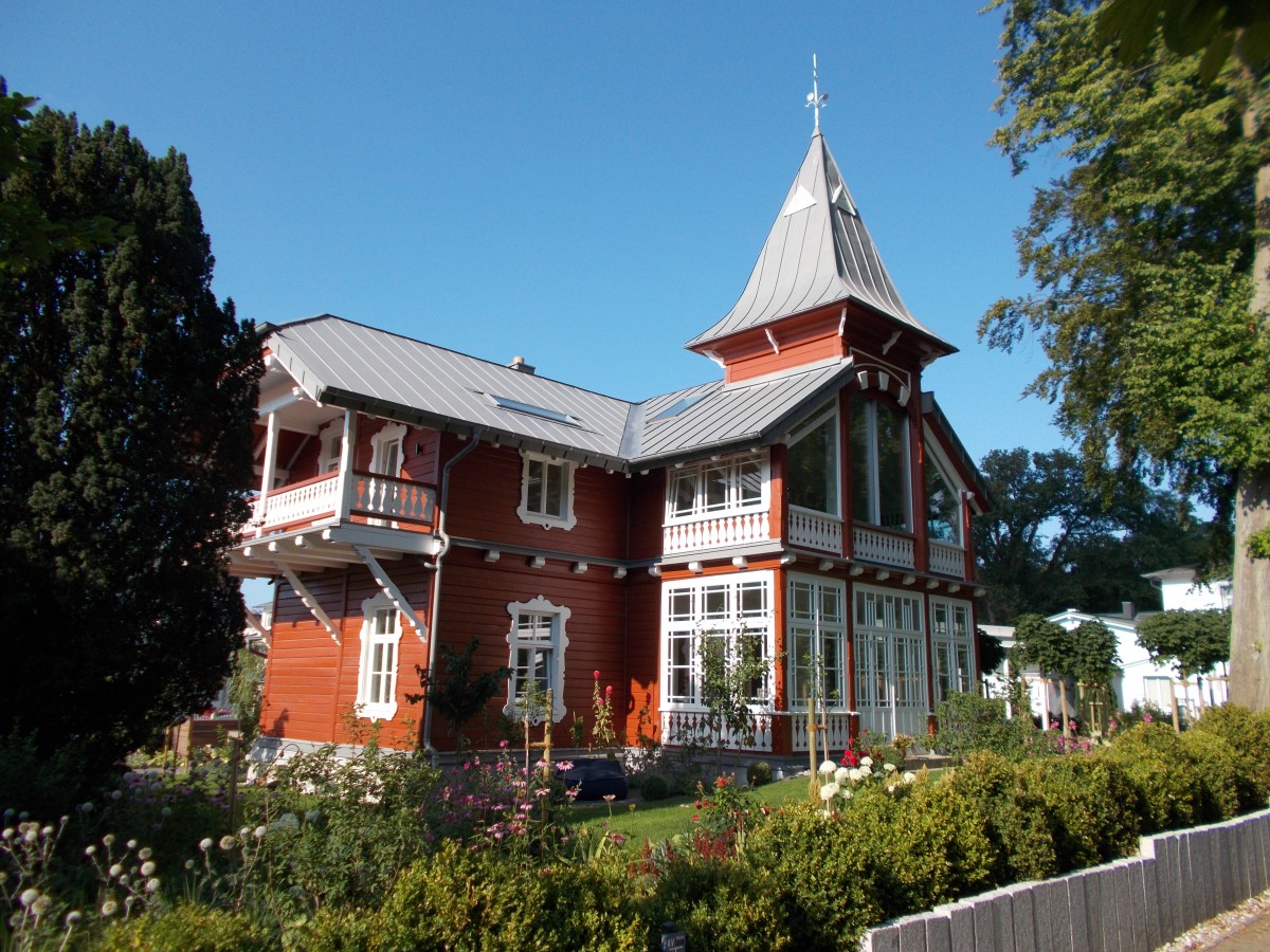 Diese schne Villa ist eine Ferienunterkunft und ist in Binz zu finden.Aufgenommen am 20.Juni 2014.