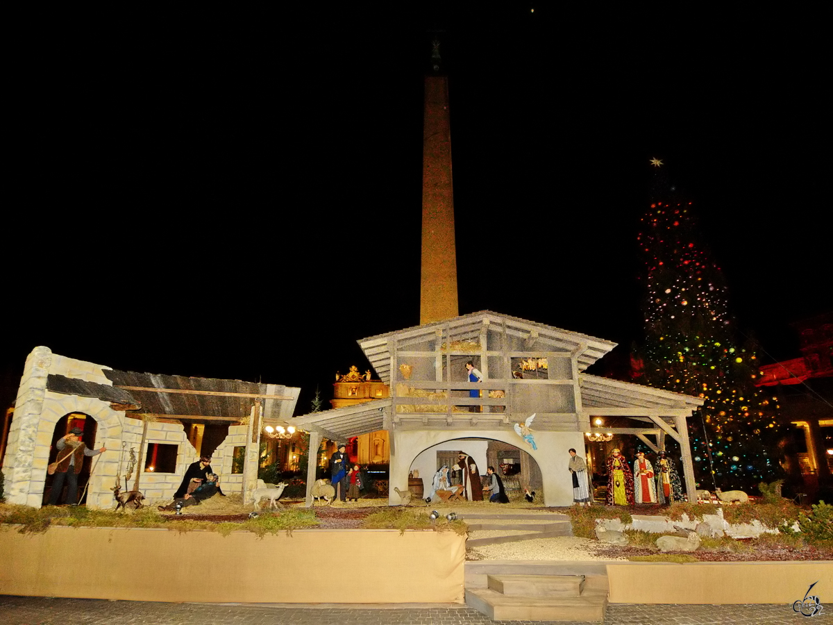 Diese Weihnachtskrippe war im Dezember 2015 auf dem Petersplatz aufgestellt. (Rom, Dezember 2015)