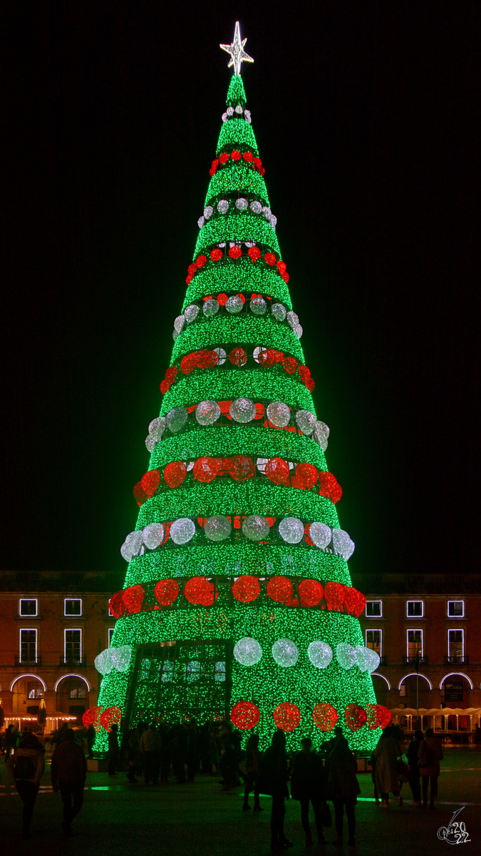Dieser begehbare Weihnachtsbaum wurde im Dezember 2016 in Lissabon aufgestellt.