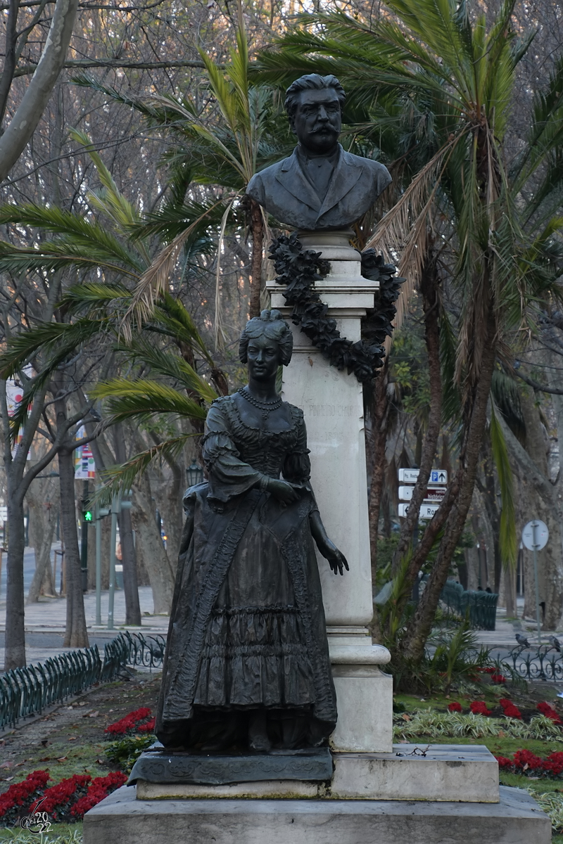 Dieses Denkmal ist dem bedeutenden portugiesischen Schriftsteller, Journalisten, Dichter und Politiker Manuel Joaquim Pinheiro Chagas gewidmet. (Lissabon, Januar 2017)